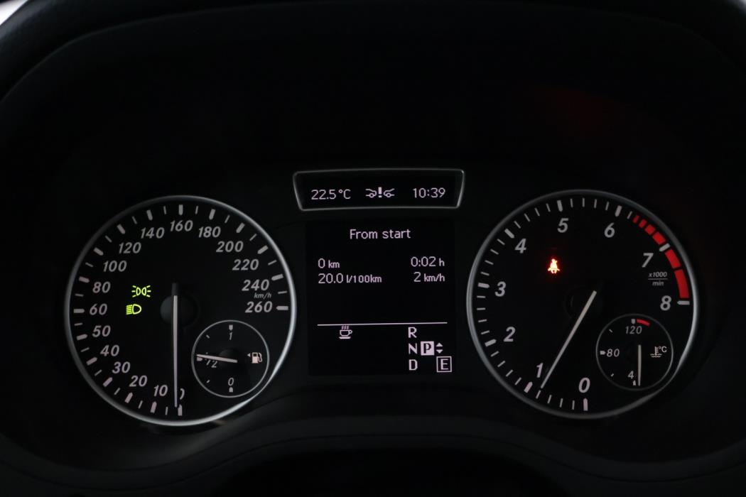 MERCEDES-BENZ B 2013