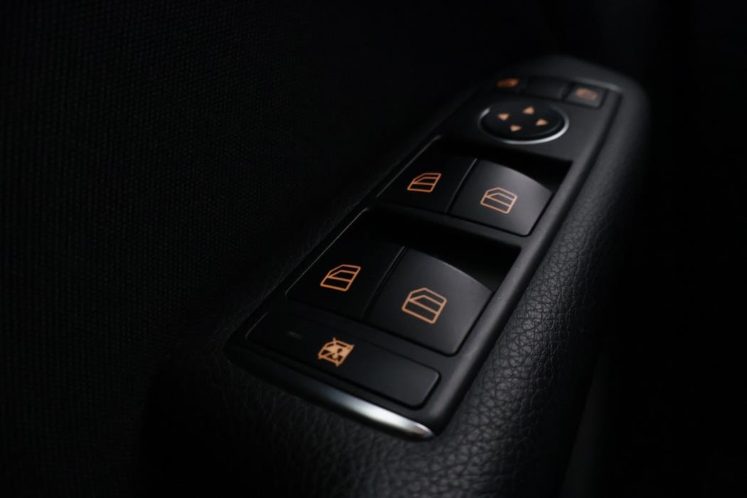 MERCEDES-BENZ B 2013