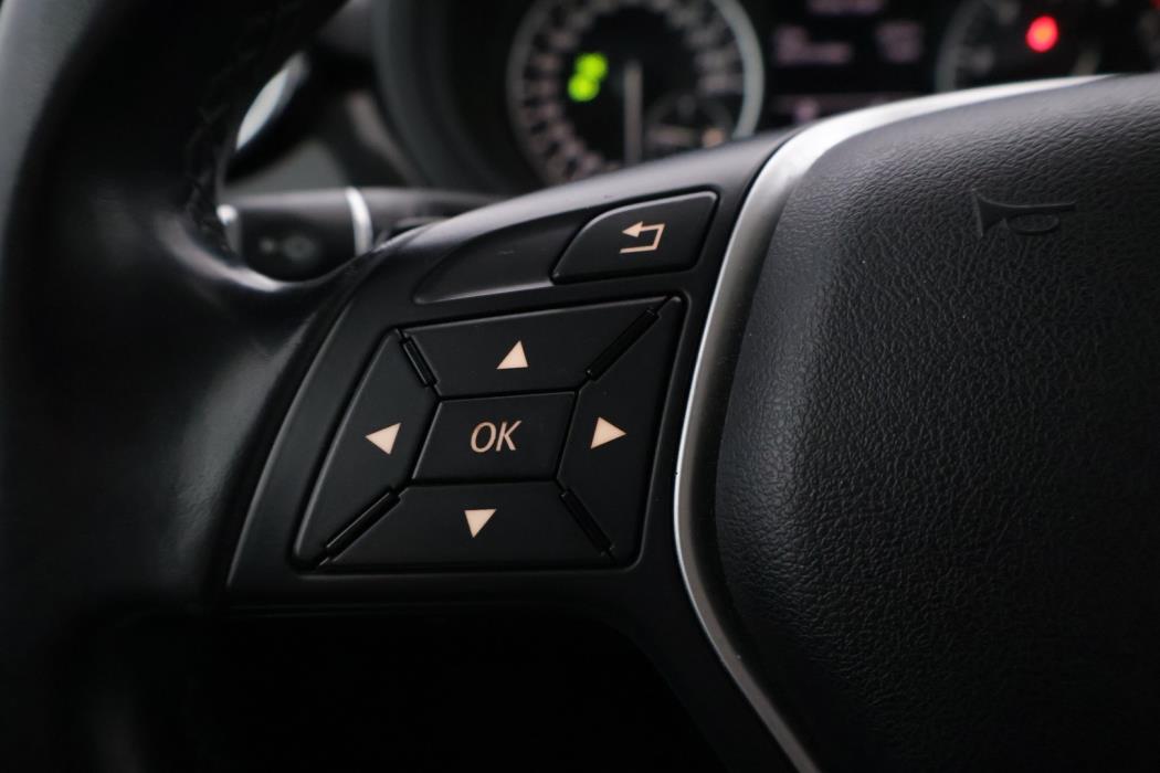 MERCEDES-BENZ B 2013