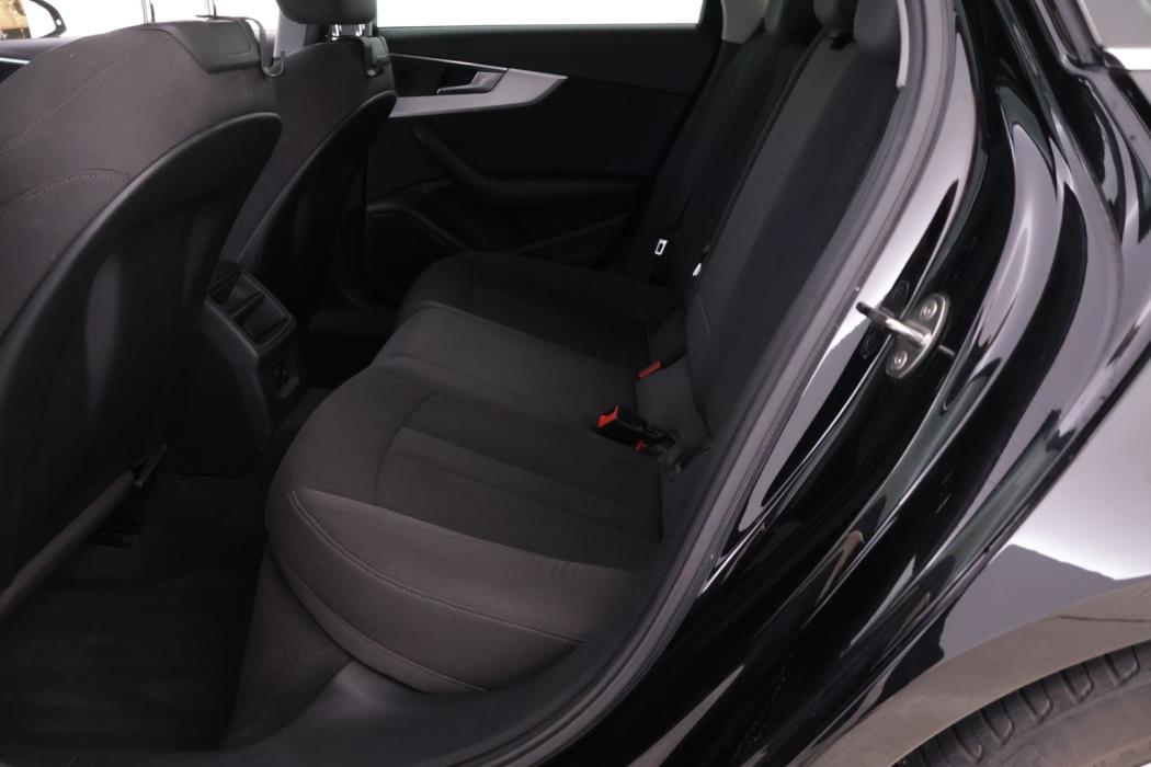 AUDI A4 2016
