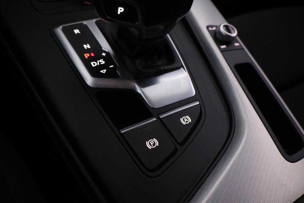 AUDI A4 2016