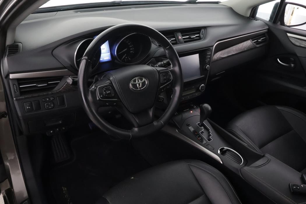 TOYOTA Avensis 2017