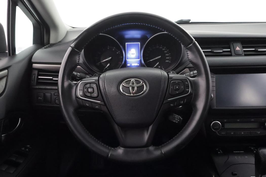TOYOTA Avensis 2017