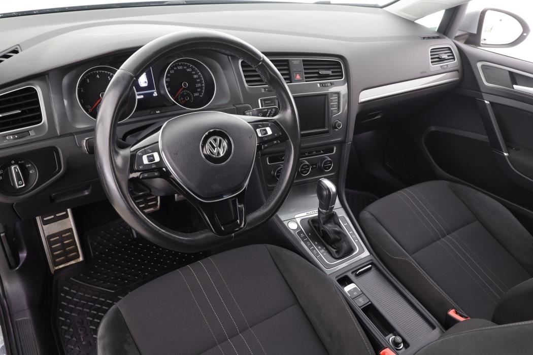 VOLKSWAGEN Golf 2017