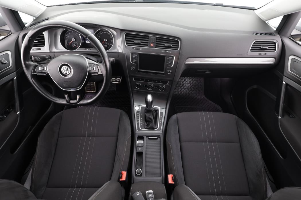 VOLKSWAGEN Golf 2017