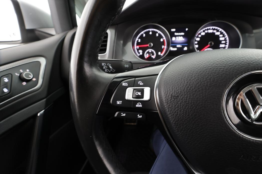 VOLKSWAGEN Golf 2017