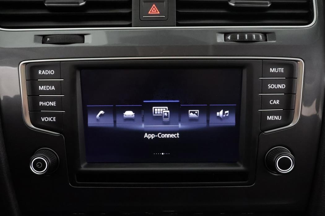 VOLKSWAGEN Golf 2017