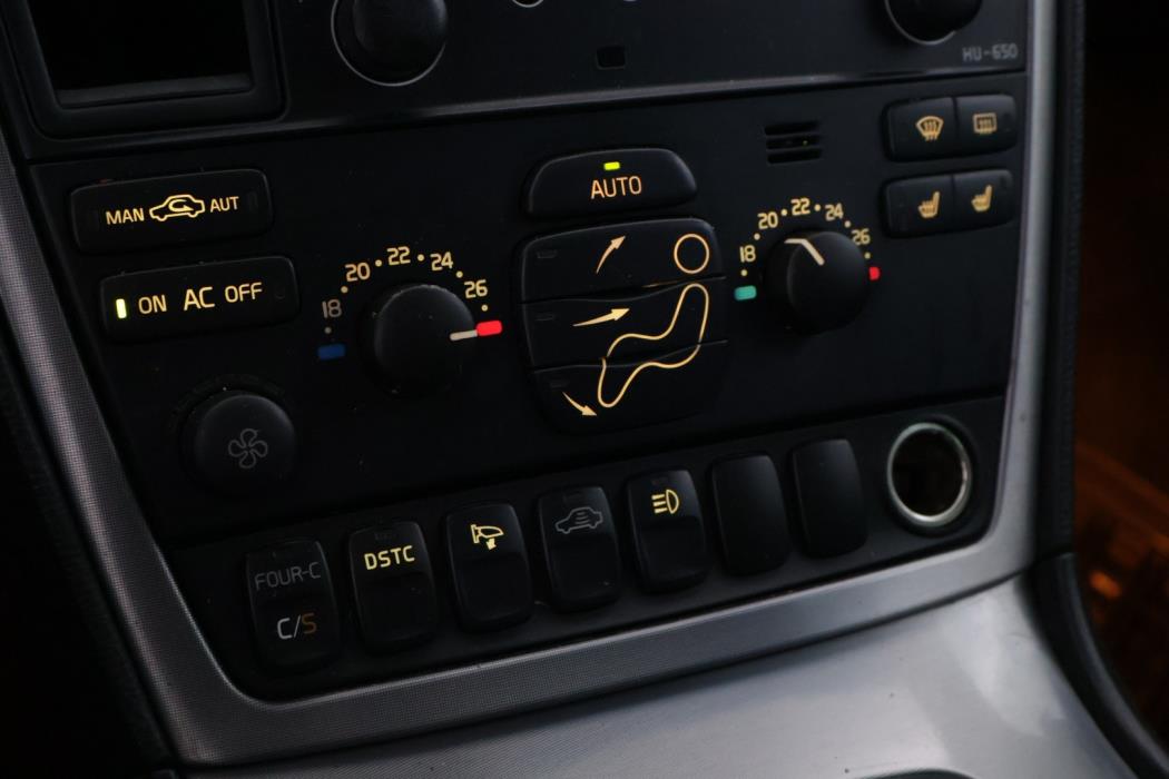 VOLVO XC70 2005