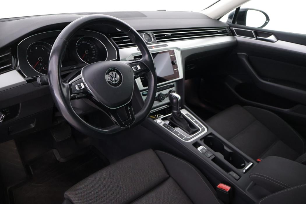 VOLKSWAGEN Passat 2018