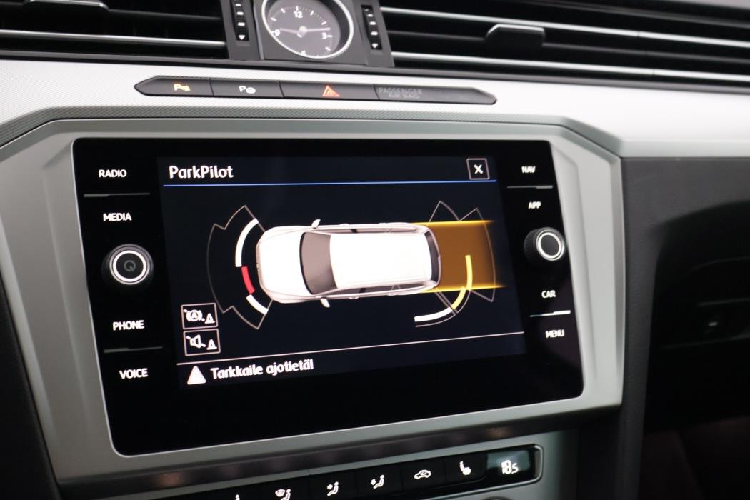 VOLKSWAGEN Passat 2018