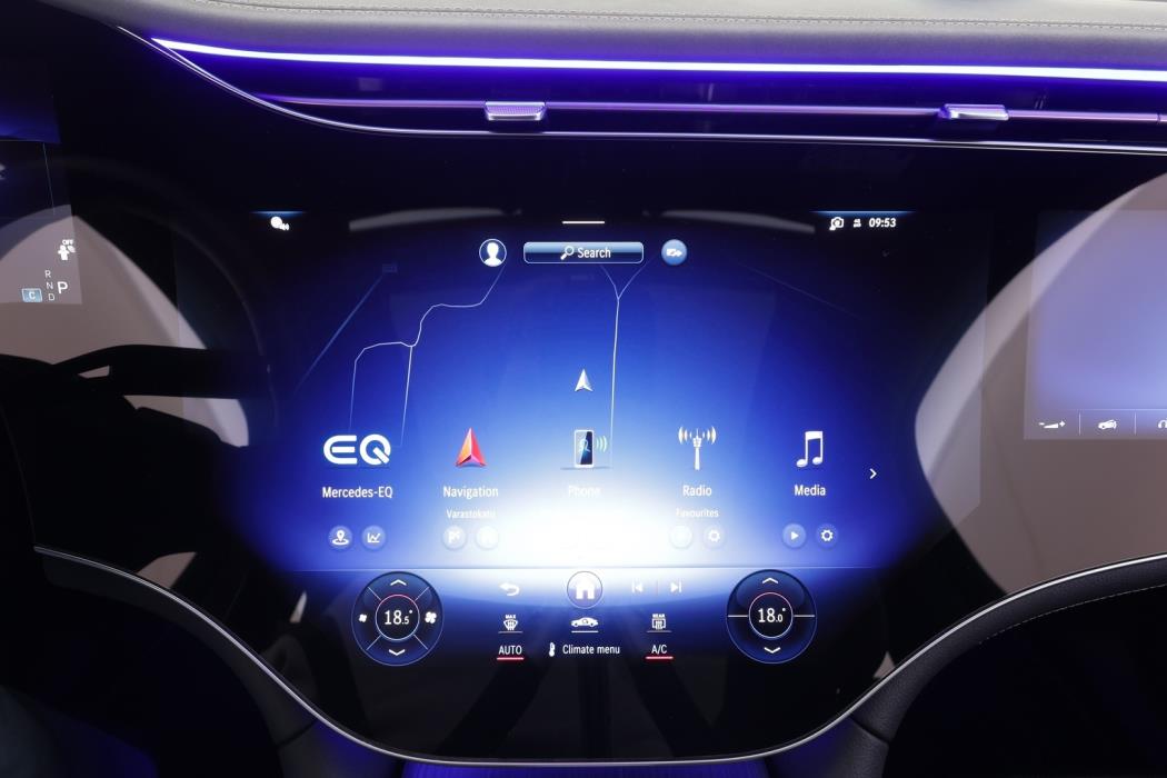 MERCEDES-BENZ EQE SUV 2023