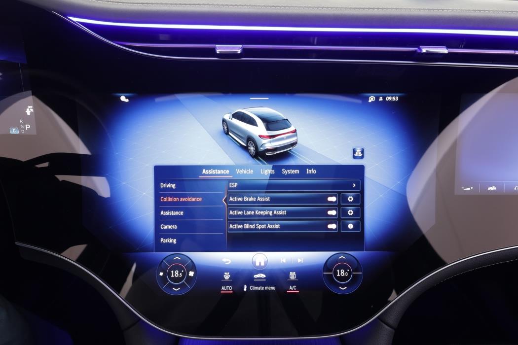 MERCEDES-BENZ EQE SUV 2023