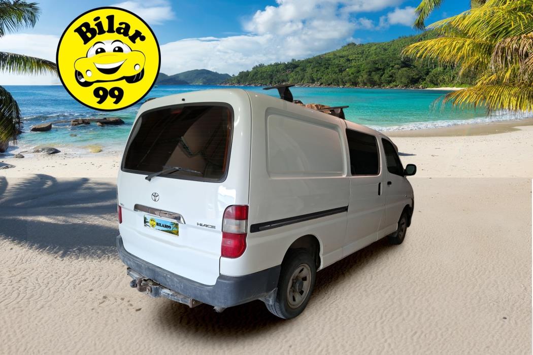 TOYOTA Hiace 2011