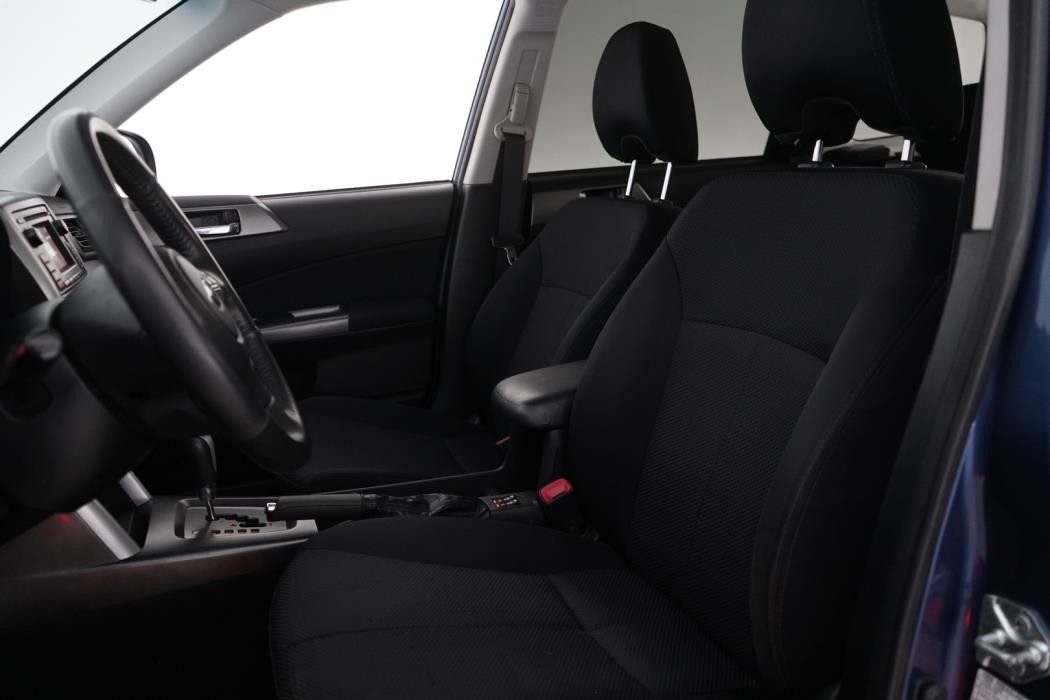 SUBARU Forester 2012