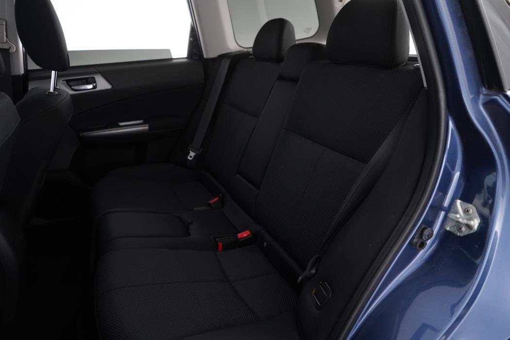 SUBARU Forester 2012