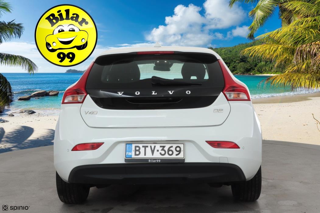 VOLVO V40 2017