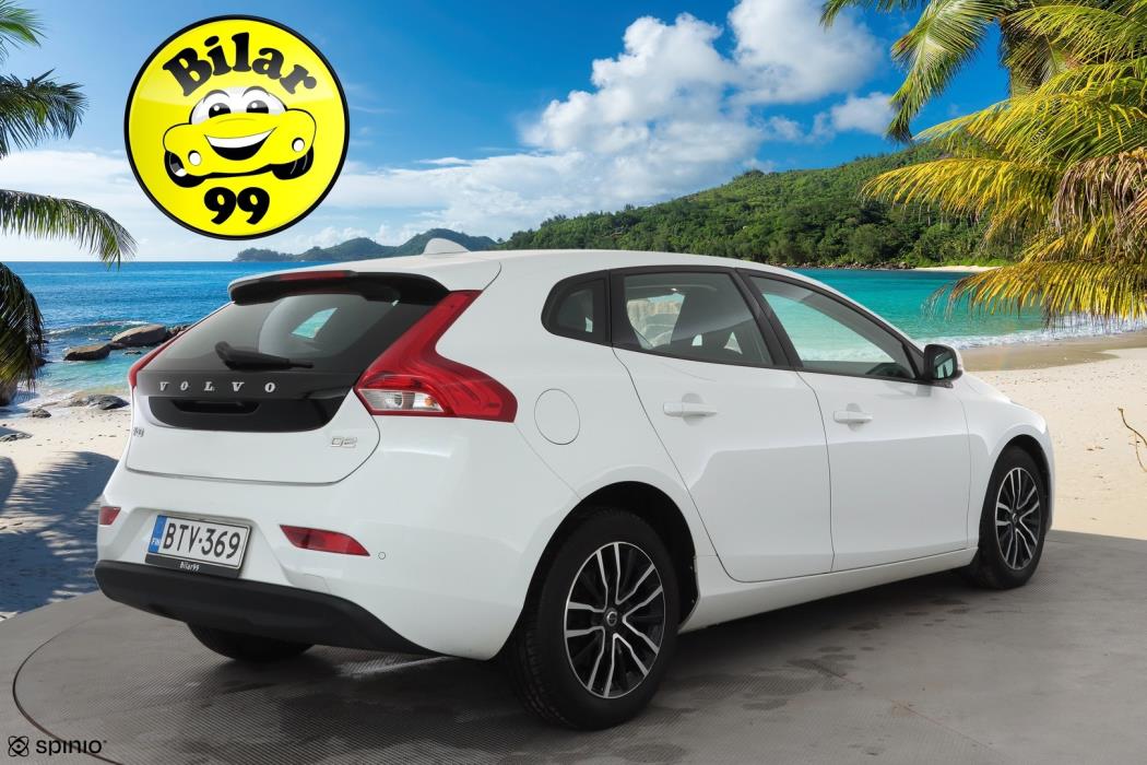 VOLVO V40 2017