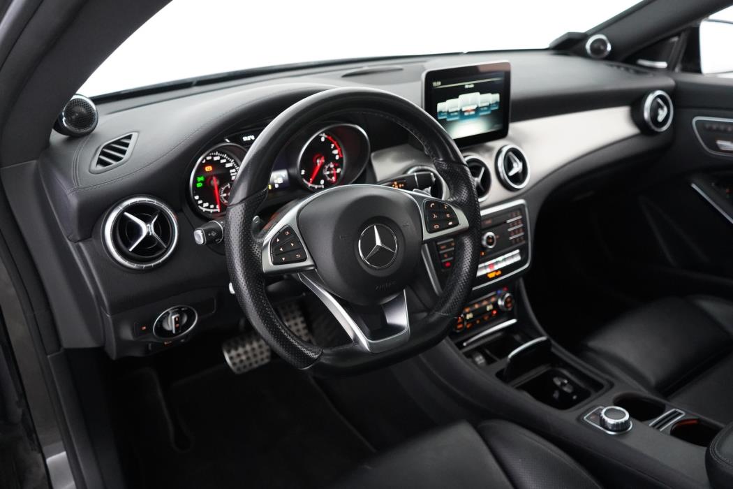 MERCEDES-BENZ CLA 2016
