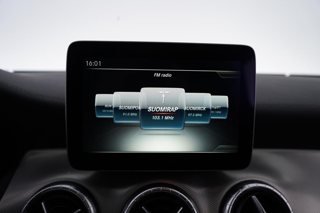 MERCEDES-BENZ CLA 2016