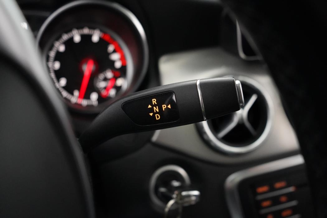 MERCEDES-BENZ CLA 2016