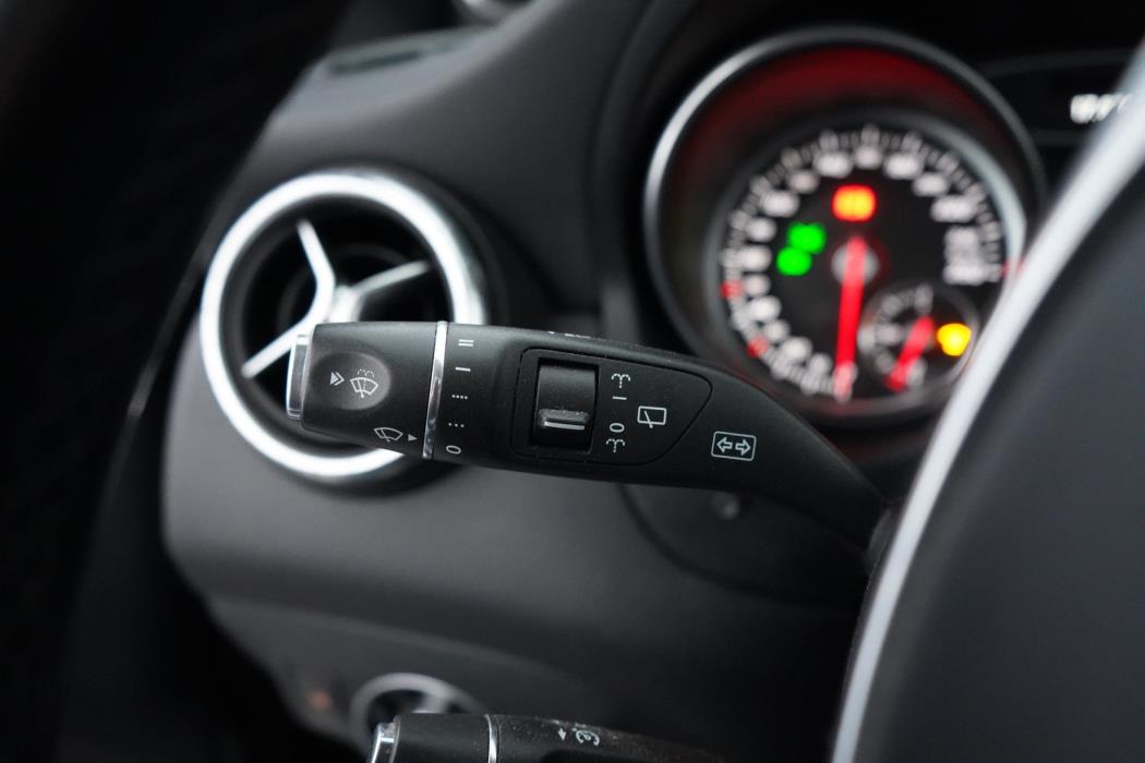 MERCEDES-BENZ CLA 2016