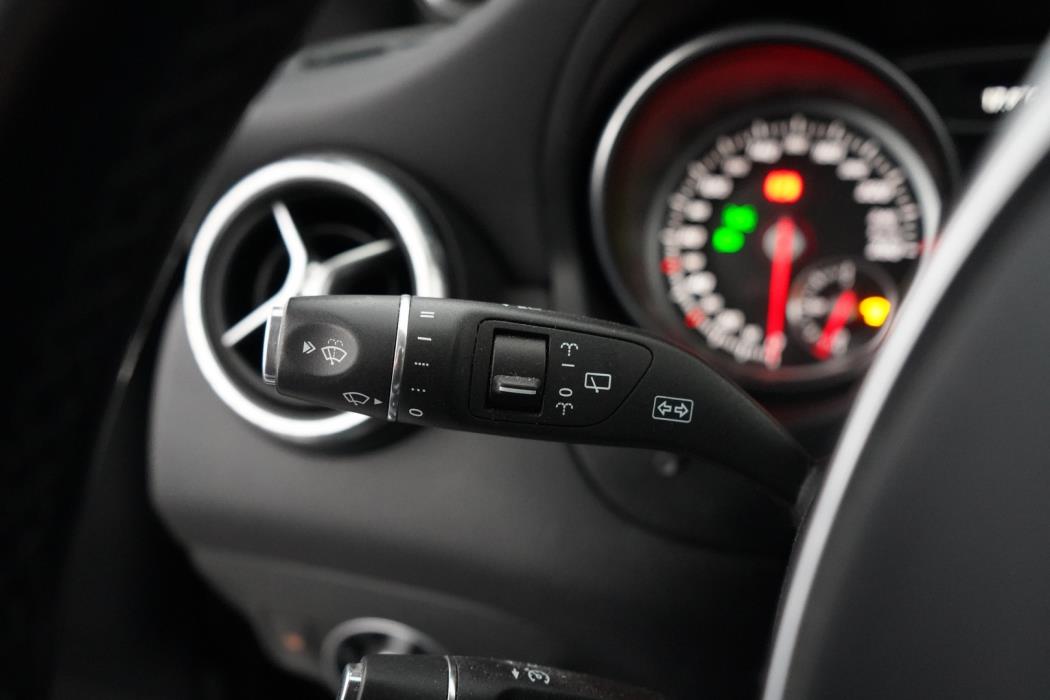 MERCEDES-BENZ CLA 2016