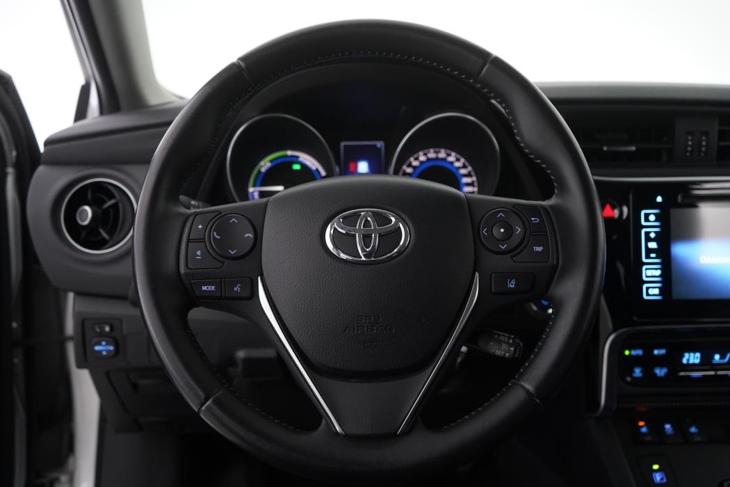 TOYOTA Auris 2017