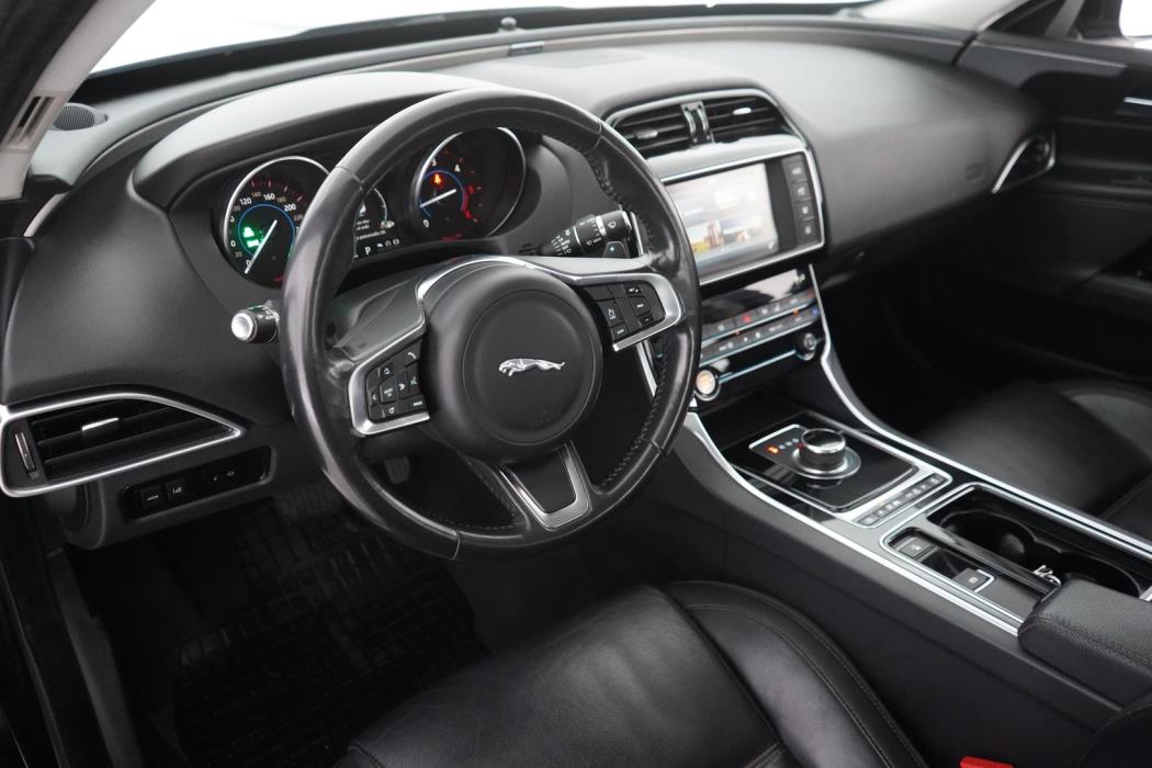 JAGUAR XE 2018