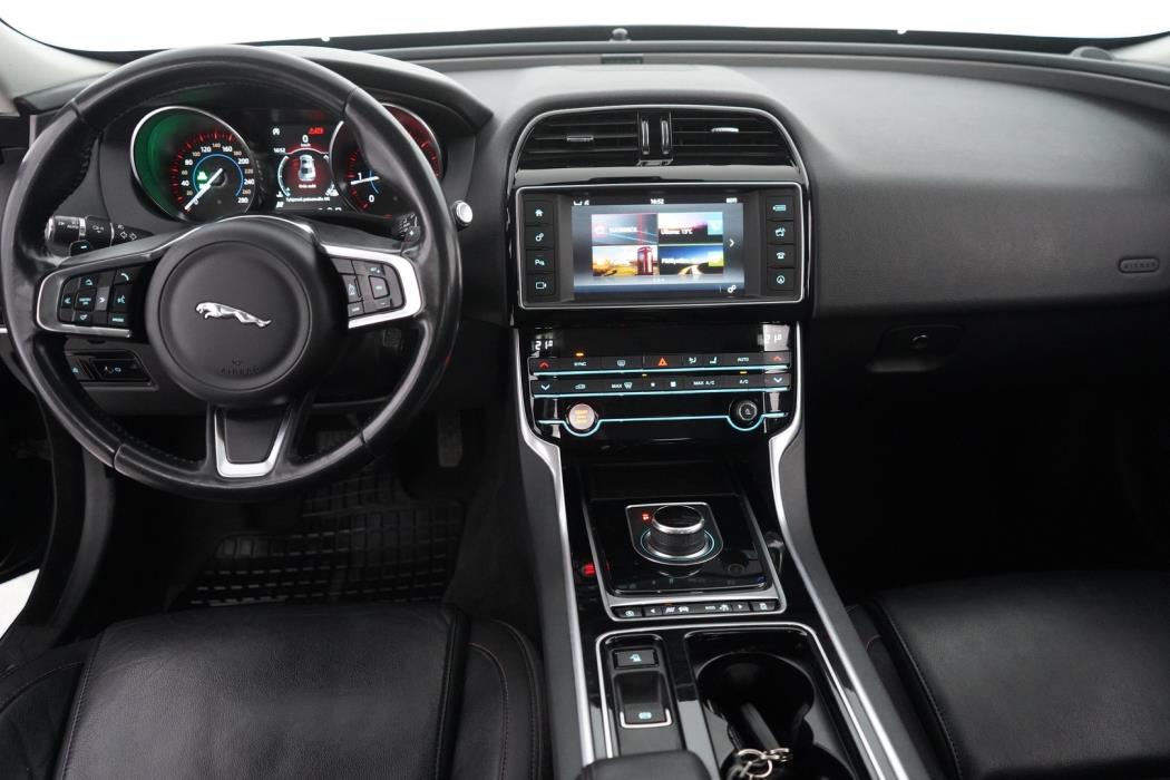 JAGUAR XE 2018