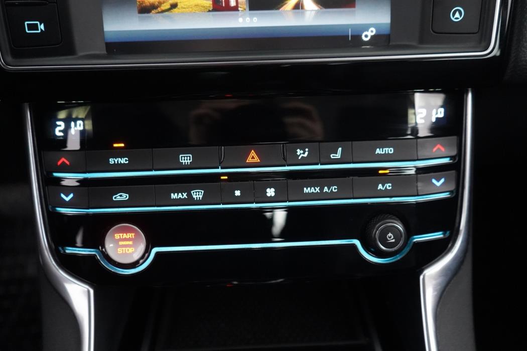 JAGUAR XE 2018