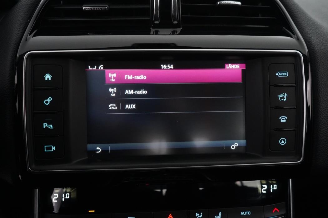 JAGUAR XE 2018