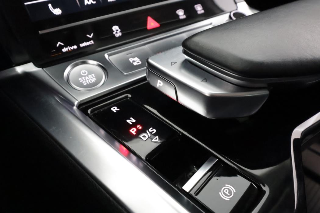 AUDI e-tron 2020