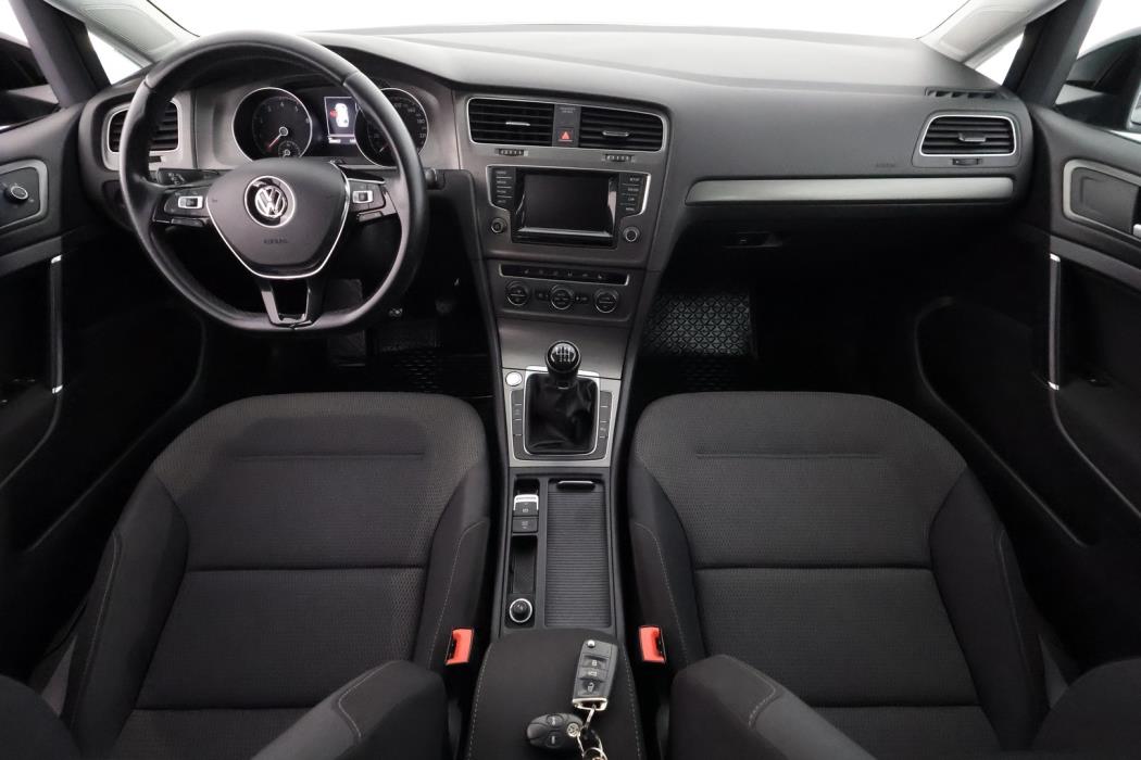 VOLKSWAGEN Golf 2014