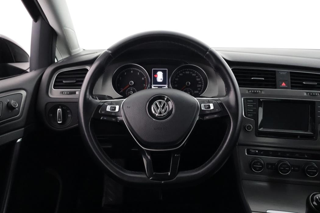 VOLKSWAGEN Golf 2014
