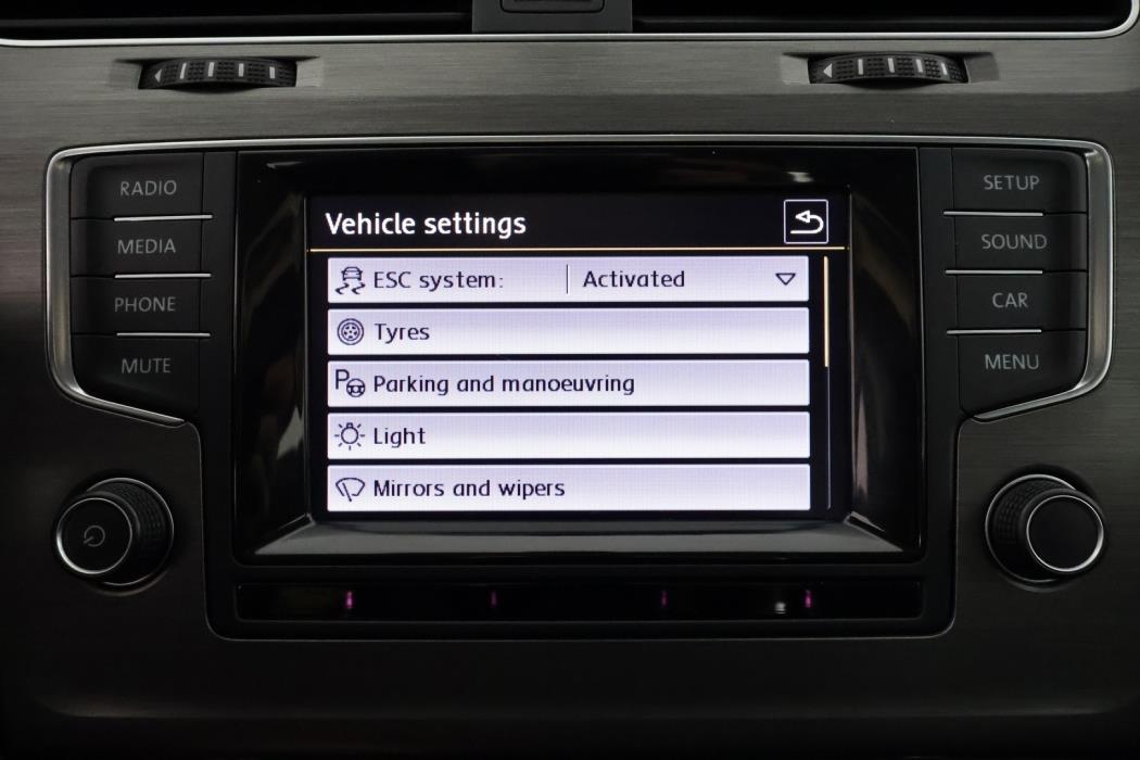 VOLKSWAGEN Golf 2014