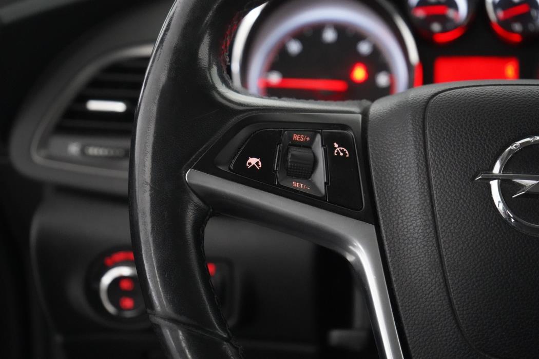 OPEL Astra 2011