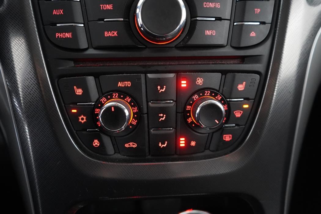 OPEL Astra 2011