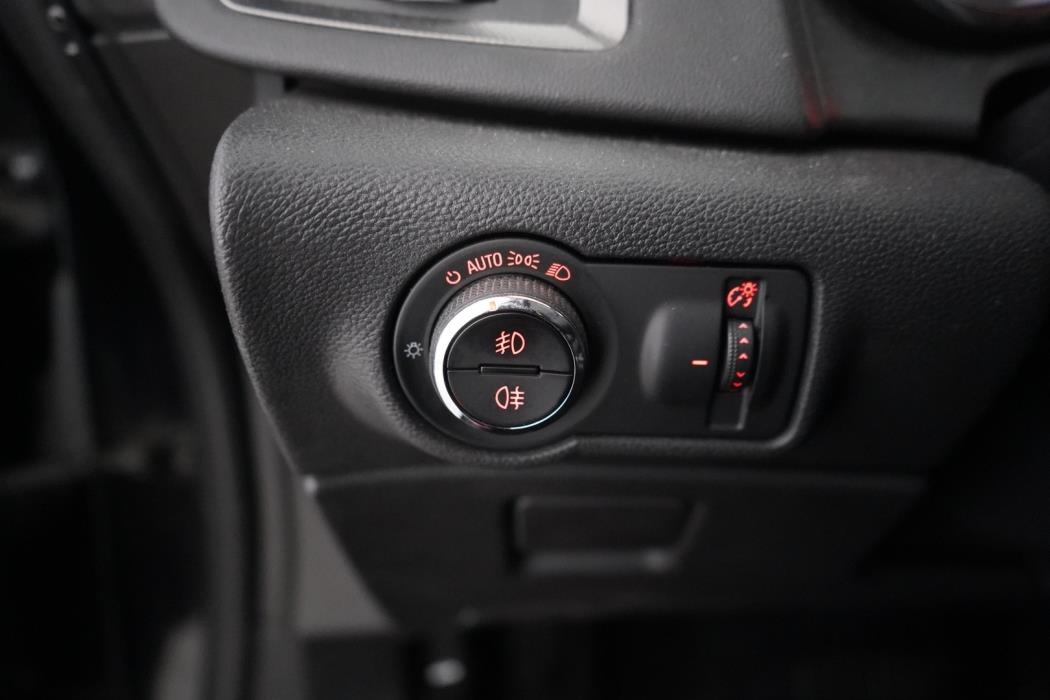 OPEL Astra 2011