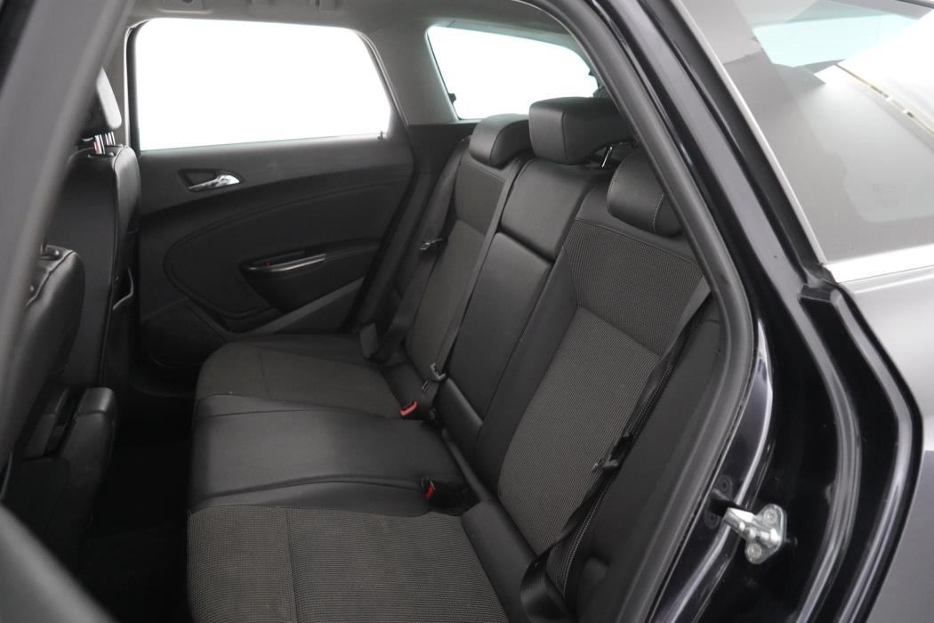OPEL Astra 2011