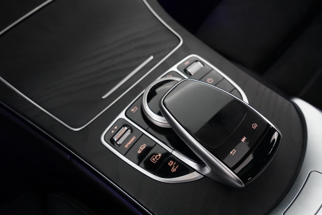 MERCEDES-BENZ C 2020