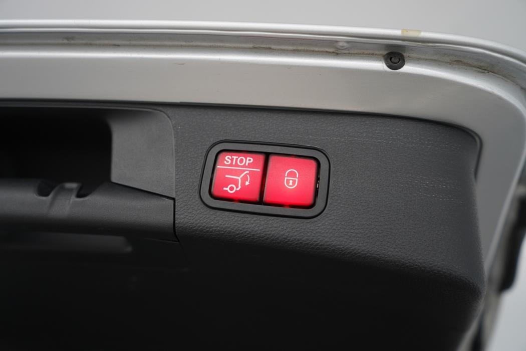 MERCEDES-BENZ C 2020