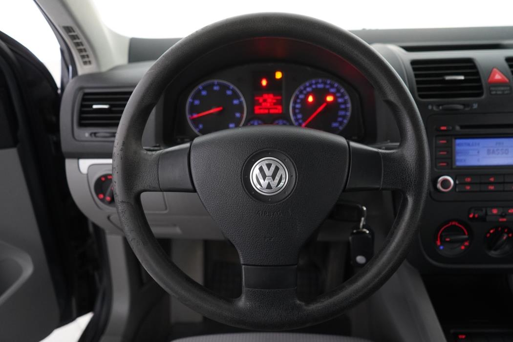 VOLKSWAGEN Jetta 2005