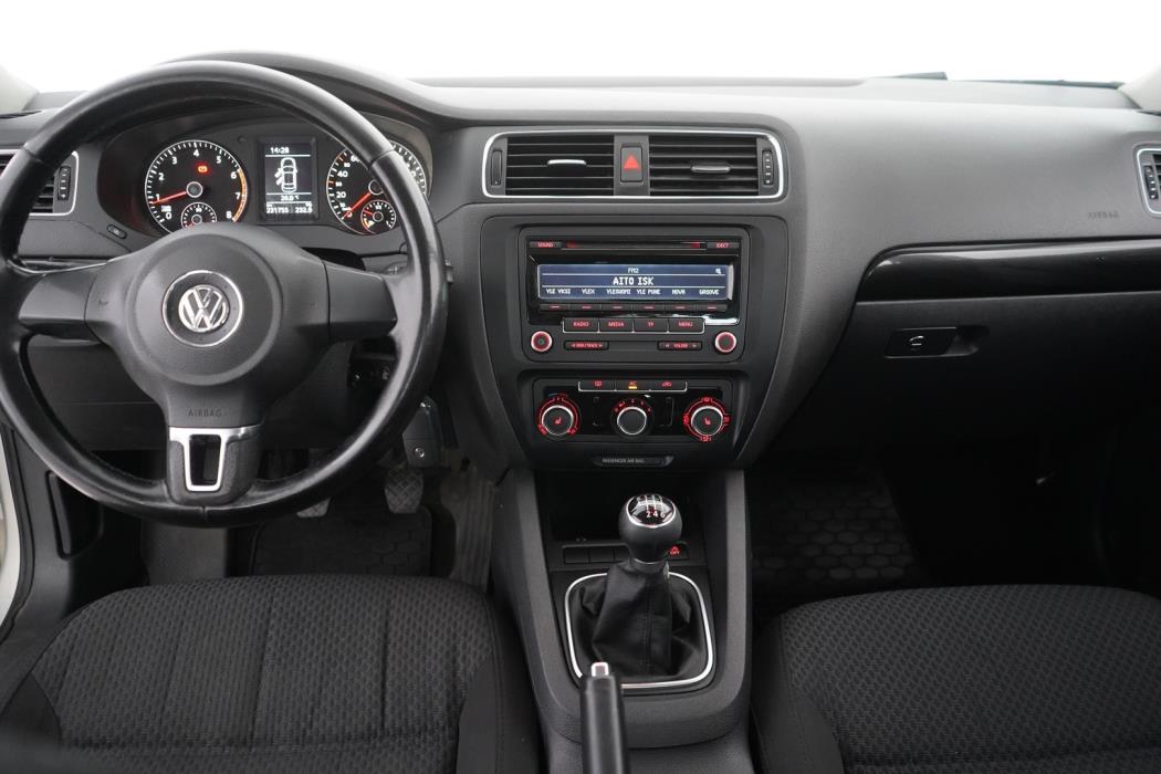 VOLKSWAGEN Jetta 2011