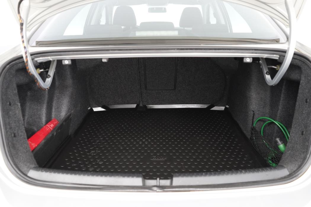 VOLKSWAGEN Jetta 2011
