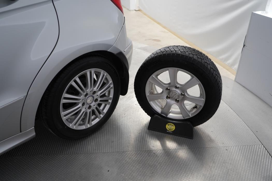 MERCEDES-BENZ A 2012