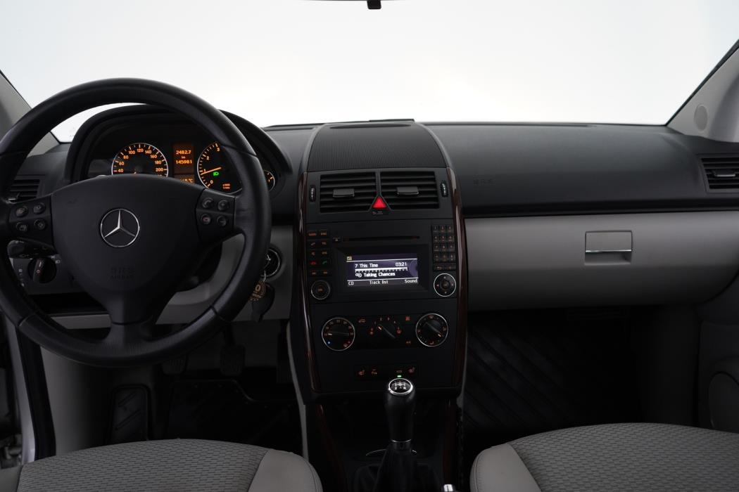 MERCEDES-BENZ A 2012