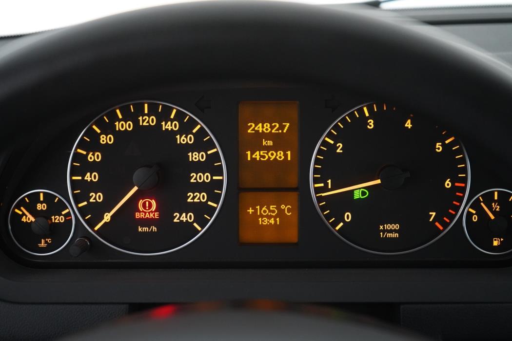 MERCEDES-BENZ A 2012