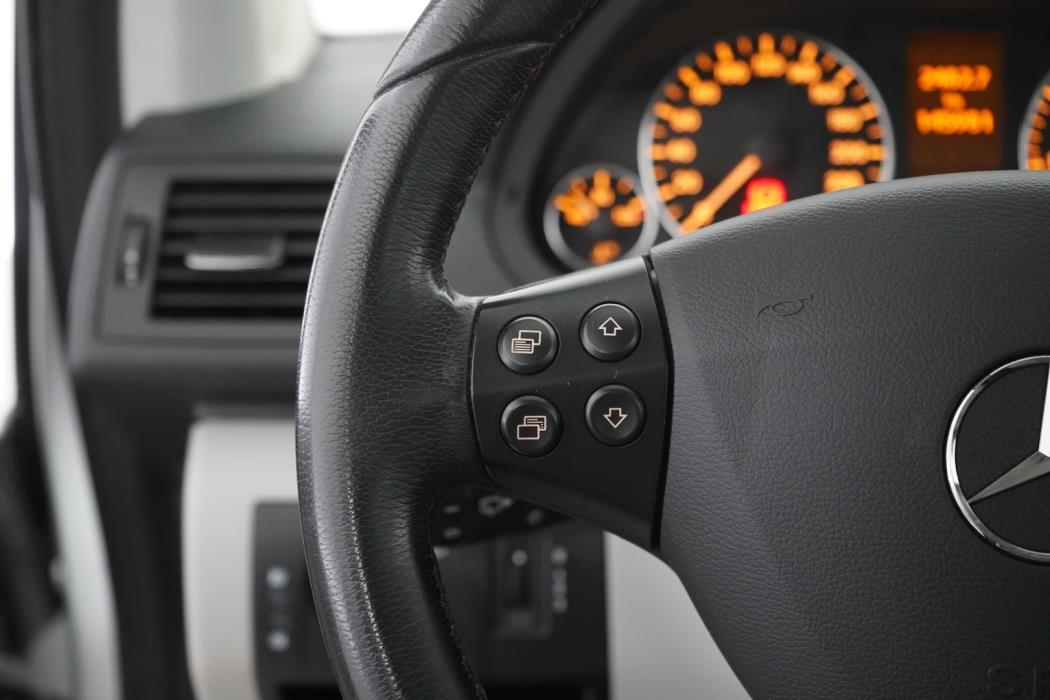 MERCEDES-BENZ A 2012