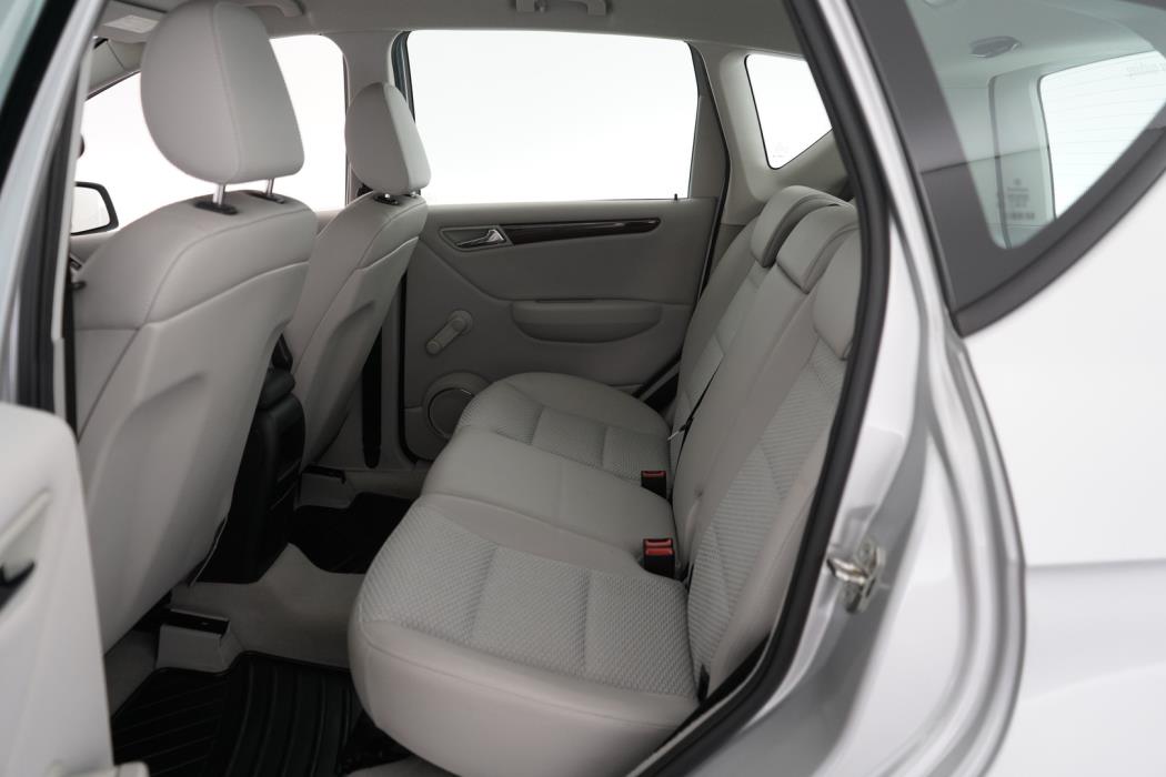 MERCEDES-BENZ A 2012