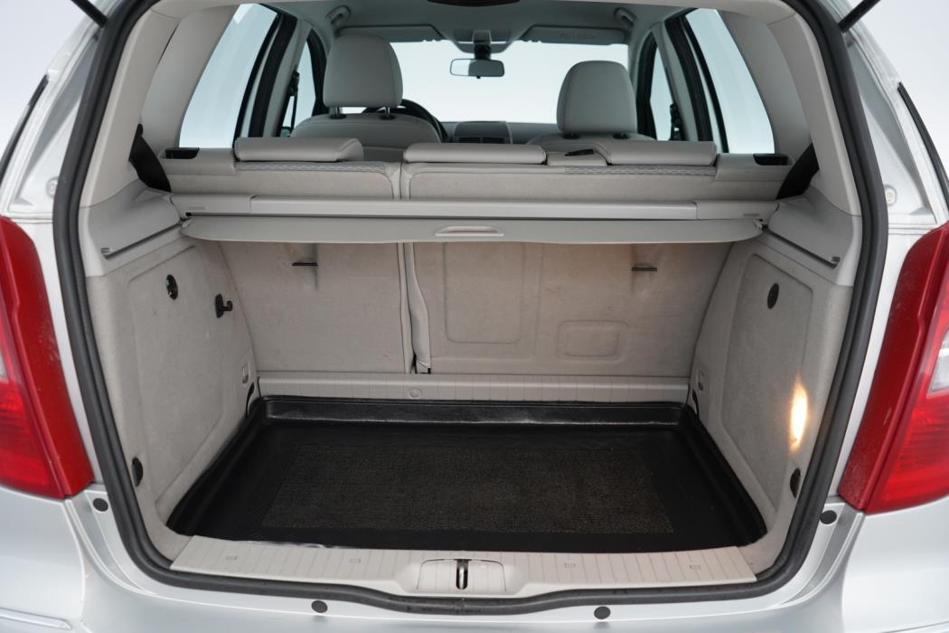 MERCEDES-BENZ A 2012